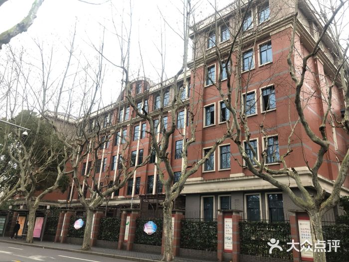 上海理工大学附属中学图片