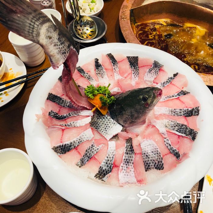 重庆小天鹅火锅(长清店)活杀黑鱼图片 - 第1张