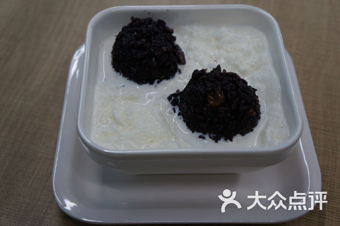 白雪黑糯米