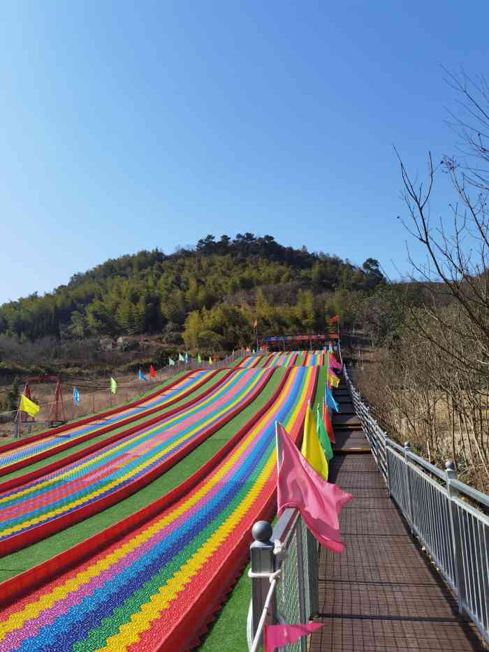 达人谷度假乐园-"门票60,现场买票,直接开到山上,里面