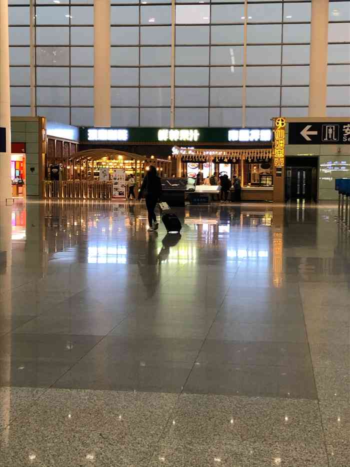 南昌昌北国际机场t2航站楼"南昌机场,两个航站楼.周一8点过到的t2.
