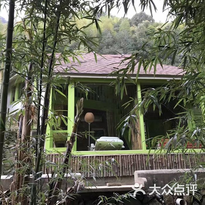 石舍香樟营地民宿