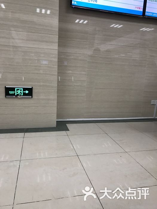 上海市闵行区中心医院停车场-图片-上海爱车