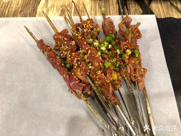 火枪手串吧.鹤岗小串(周庄店)三分熟牛肉串图片 第146张