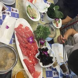 魔法帽火锅人均消费_火锅卡通图片(2)