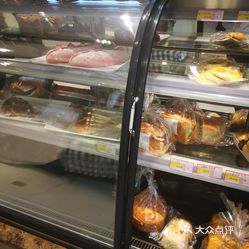 自助餐  裕华区  怀特商城  香溢食品坊 就在河北宾馆南侧,东西很齐全