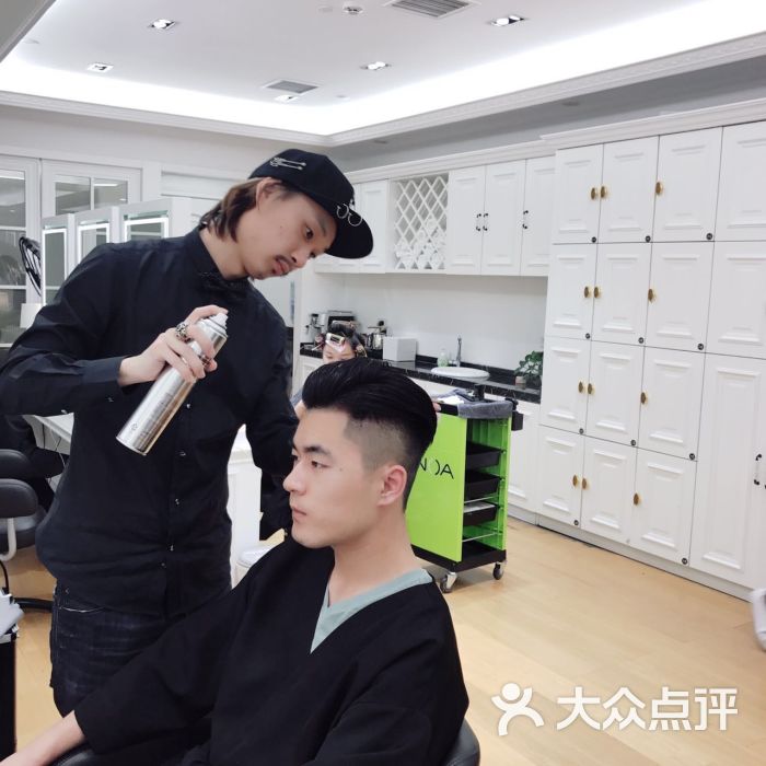 bulb hair salon 巴柏发型工作室(和平大悦城店)图片 - 第3张