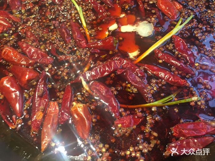 渝三刀鲜火锅锅底红汤图片 第77张