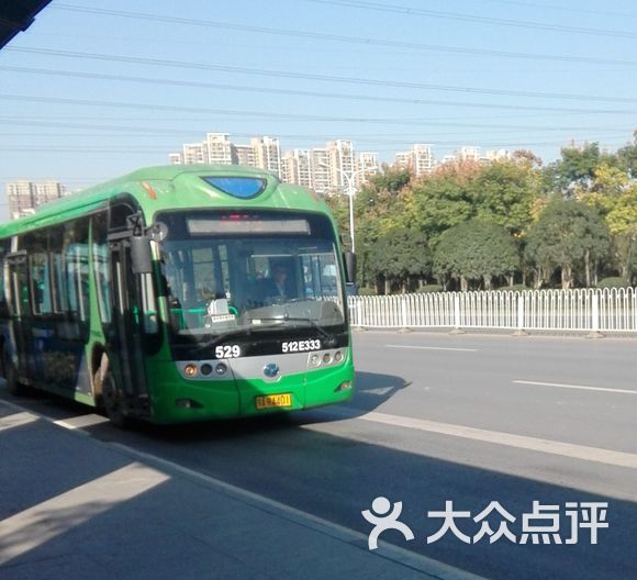 公交车(703路-圣象整体厨房欢乐乐购节529图片-武汉生活服务-大众