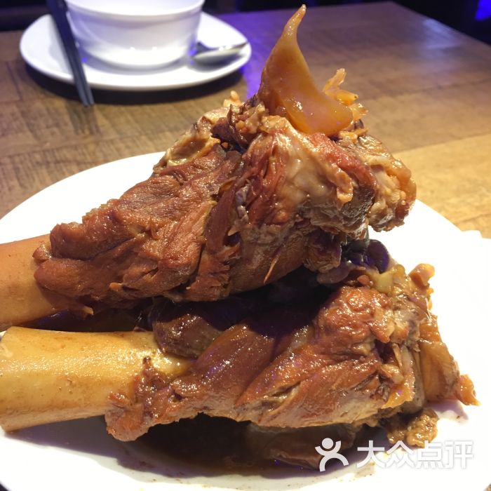 上关雪东北菜(龙之梦购物中心店)金牌酱骨棒图片 - 第1张