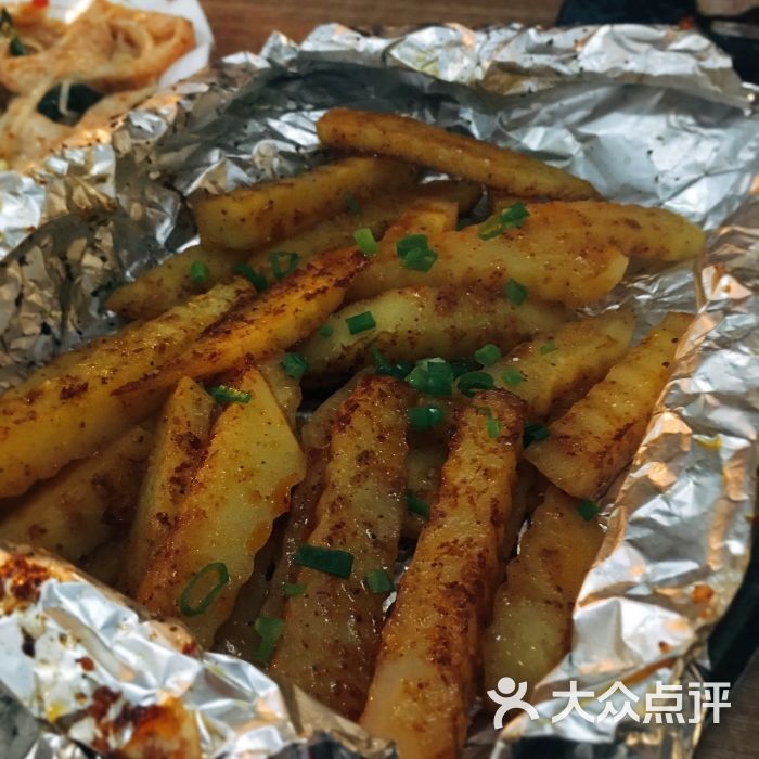 哈赛羊肉串清真餐厅锡纸土豆图片 - 第1张