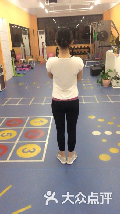 LemonFit健身工作室:请问一下这边可以办年卡