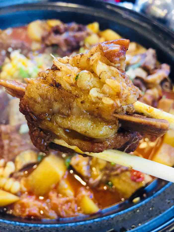 李一手牛排牛尾一锅香(绿海华庭店"家附近的店,男朋友喜欢吃牛肉.