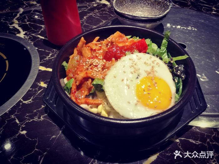 五花肉石锅拌饭