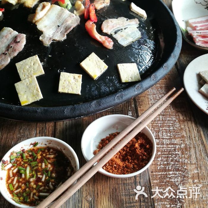 黔香大吉祥烙锅贵州小豆腐