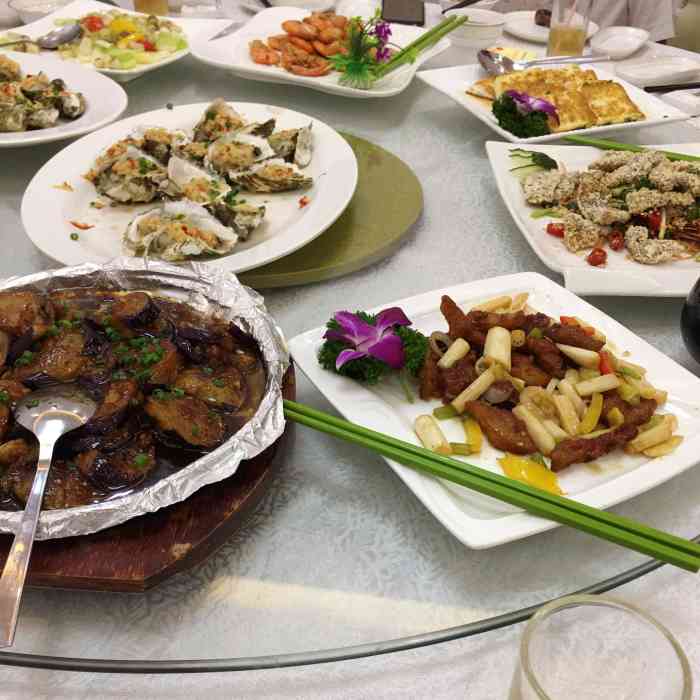 合兴酒楼(坪地店"今天家族聚餐选址合兴酒楼,这家是酒店和酒.