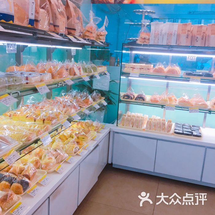 金百合蛋糕(西丽店)面包摆放图片 - 第10张