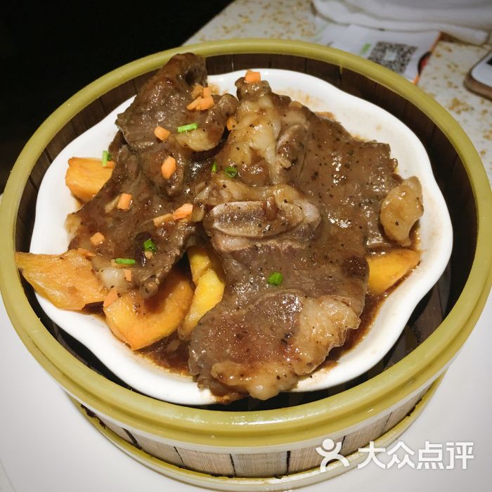 笼仔黑椒牛仔骨