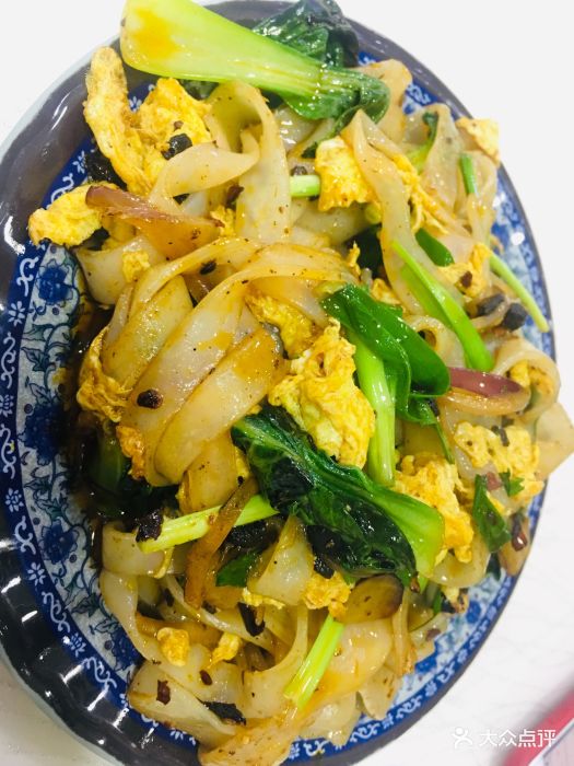 鸡蛋炒河粉