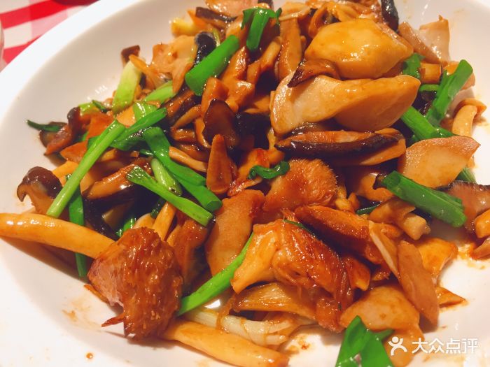 西贝莜面村(杭州西溪印象城店)橄榄油炒三种蘑菇图片