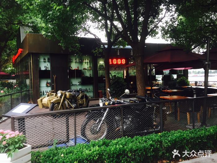 1886汽车主题德国餐厅(陆家嘴滨江店)门面图片 第373张