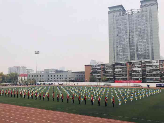 天津市河西区梧桐小学"说实话,我没有分清梧桐小学和上海道小学梧.