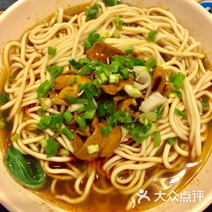 秦云老太婆摊摊面肥肠面图片 第1张