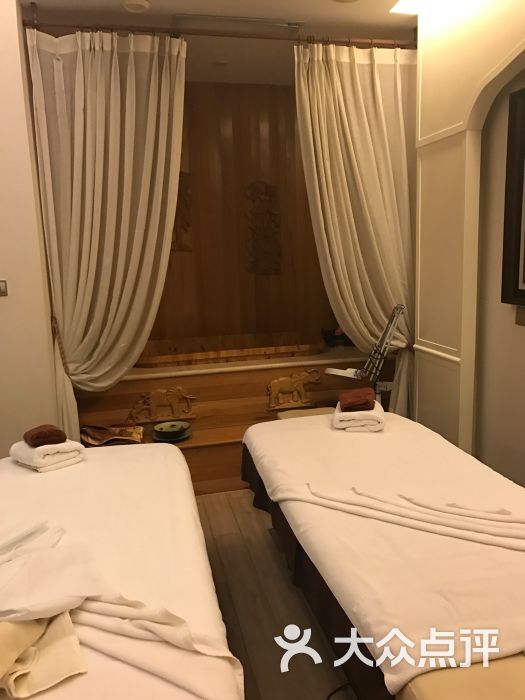 东英国际美容spa(燕莎店)的点评