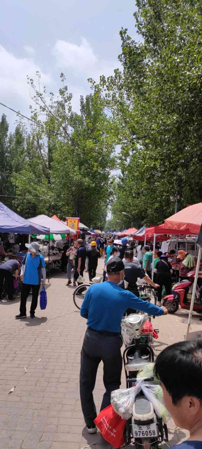 沙河南一体休闲广场大集-"沙河大集除了人气太火爆,车有点儿多,那真.