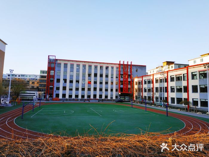 大东区白塔小学图片