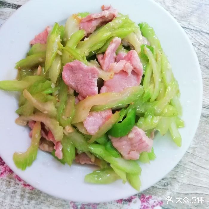 西芹炒肉片