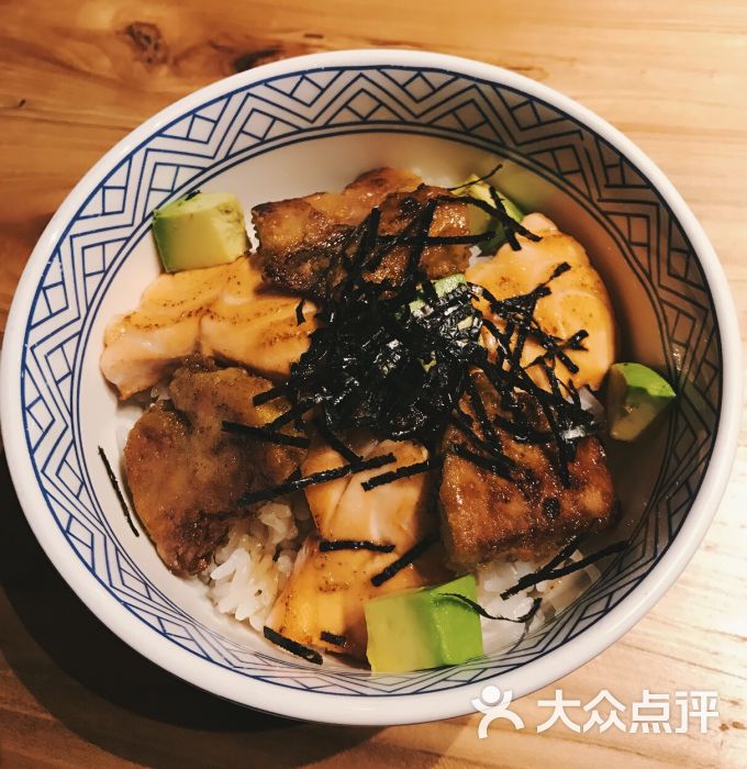 三文鱼鹅肝盖饭