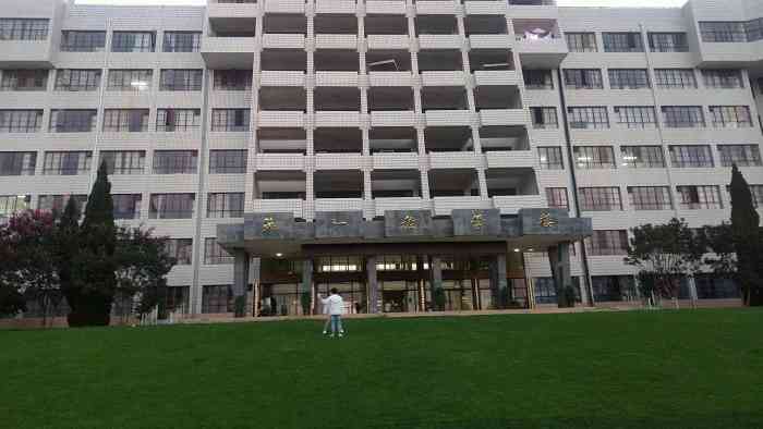 西南林业大学林学院东三环