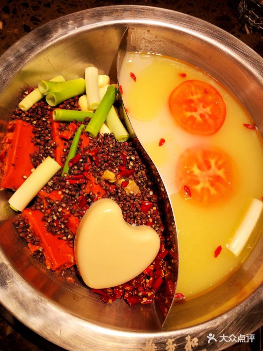 雄帝和老重庆火锅馆(淮海中路店)牛油鸳鸯锅图片