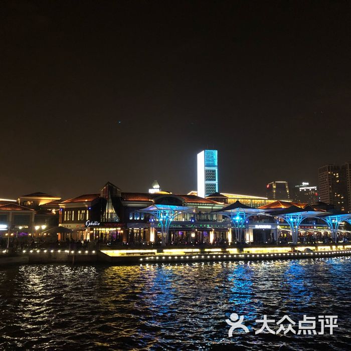 金鸡湖夜游船