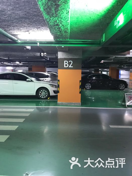 天河城地下停车场