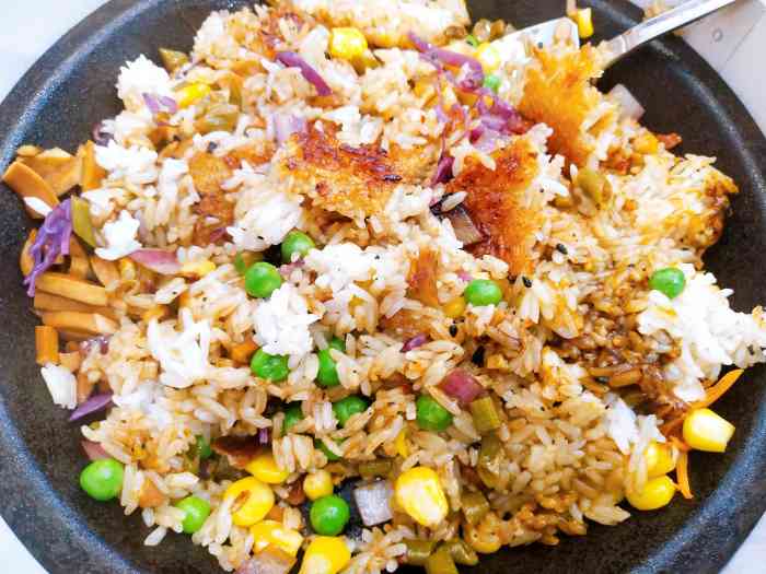 焦本味铁板焦饭骨汤渔粉(未来城店"地址:在街道口未来城这边店面不