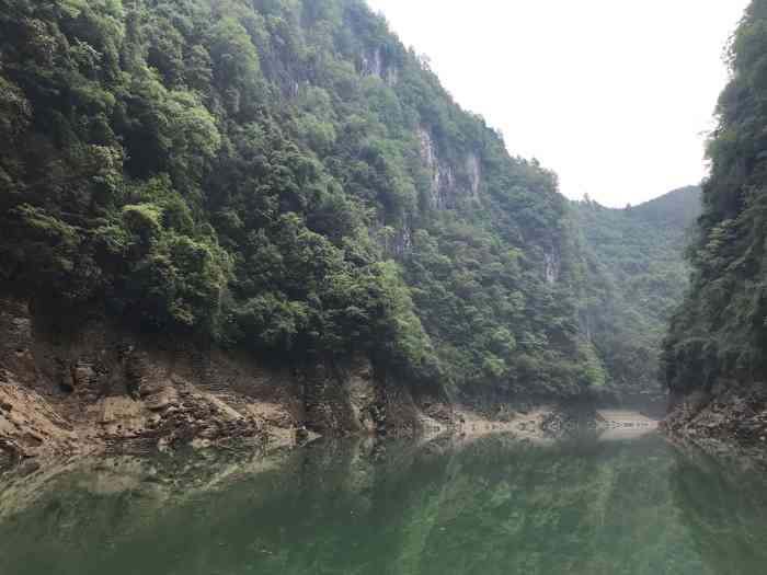 阿蓬江大峡谷-"对岸是黔江区的神龟峡景区码头,而这儿隶属.