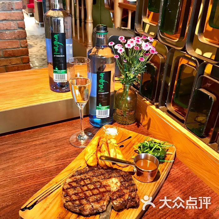 brownstonetapasbar布朗石西班牙餐厅酒吧紫峰店