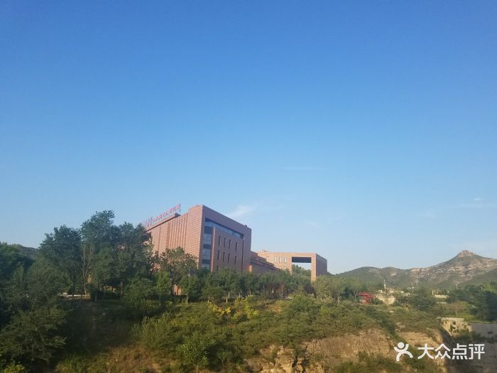 山东大学(兴隆山校区)教学楼图片