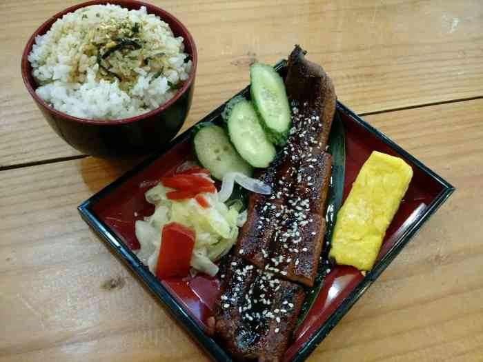 元太鳗鱼饭-"鳗鱼饭美味,有黄瓜和玉米粒,配味增汤."-大众点评移动版