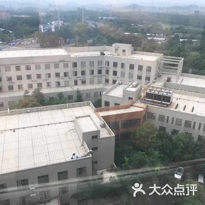 广东医科大学东莞常安医院地下停车场