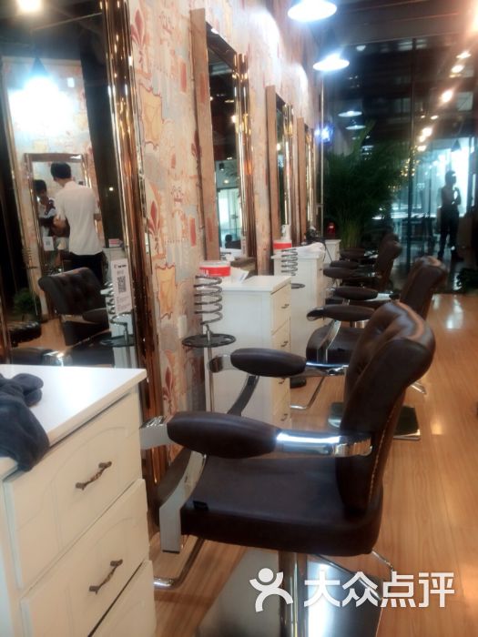 美发沙龙助眠 HZ60VVn08vhUwsYMUufFO21u4PcwsPnL9HENrZqYmw3UiURwWfT9vPdxmK5NZTF8TYGVDmosZWTLal1WbWRW3A.jpg