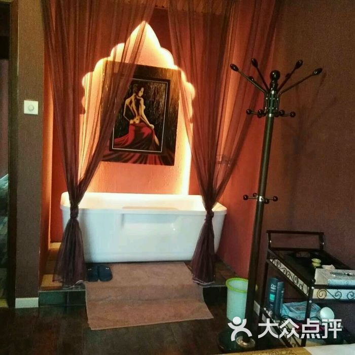 蓝色妖姬spa会所