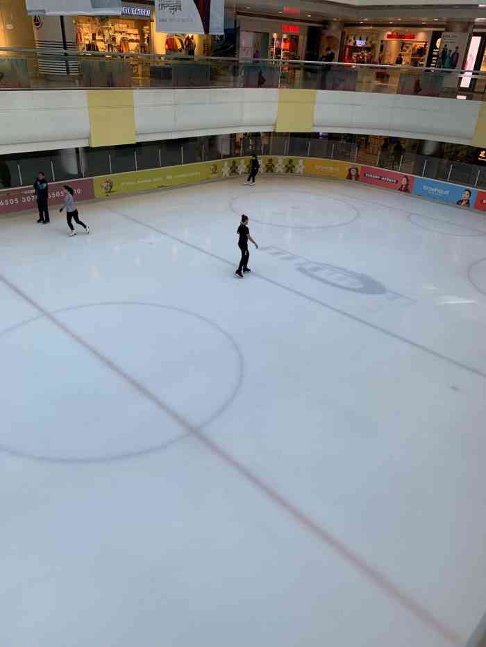 国贸溜冰场-"#点评有礼# 来国贸商城吃饭,路过这个冰.