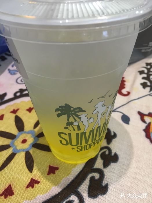 柠檬气泡水