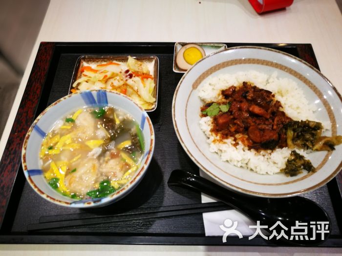 卤肉饭套餐加特色酥香馄饨汤