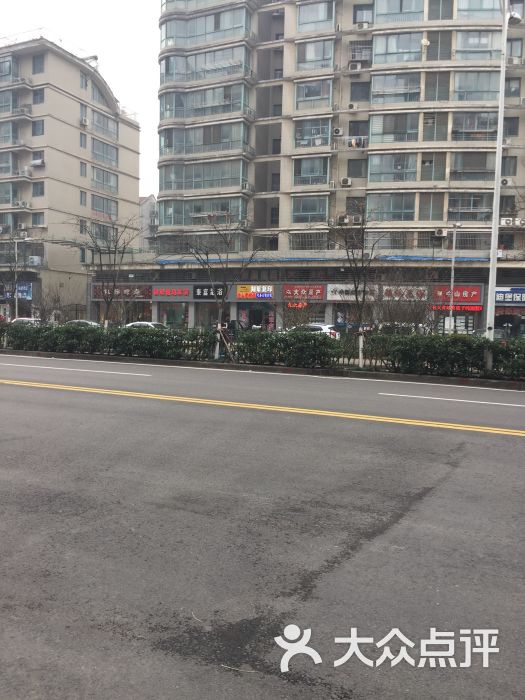 布鲁斯工厂(上马墩店配送点)塔影苑图片 第2张