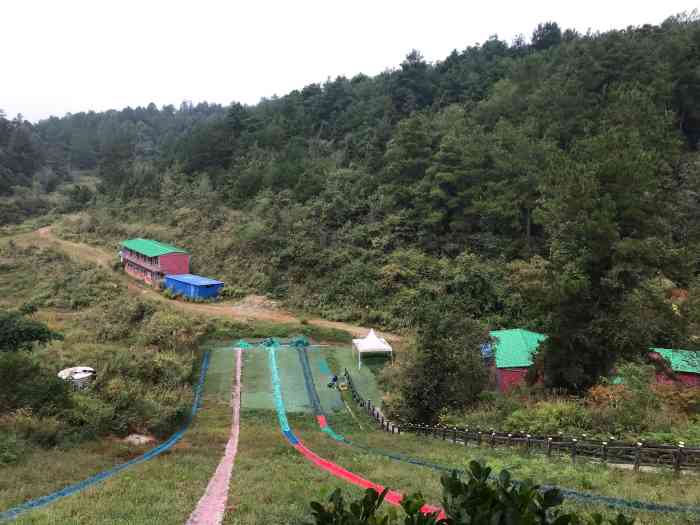 香纸沟枫叶谷旅游度假区-"香纸沟景区由"龙井湾,锅底