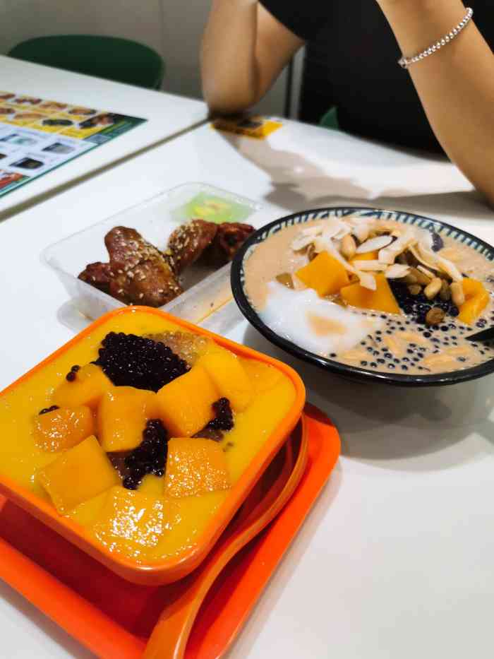 小旭糖水掂(坦背店)-"[薄荷]环境:没有惊艳的装修,眼.